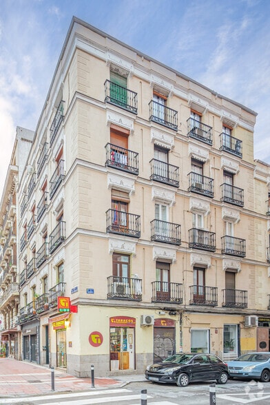 Calle de Santa Engracia, 61, Madrid, Madrid en venta - Foto del edificio - Imagen 2 de 2