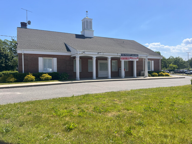 532 Old Town Rd, Port Jefferson Station, NY en alquiler - Foto del edificio - Imagen 1 de 8