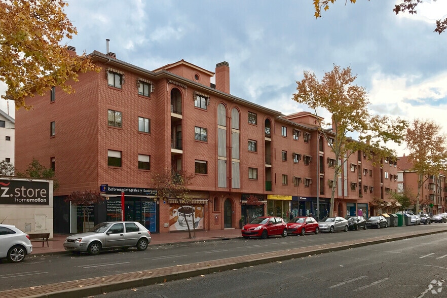 Local en Alcalá de Henares, Madrid en alquiler - Foto del edificio - Imagen 3 de 3