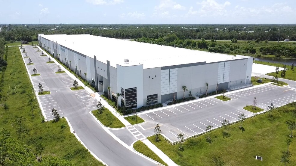 6939 Ltc Pky, Port Saint Lucie, FL en alquiler - Foto del edificio - Imagen 2 de 11