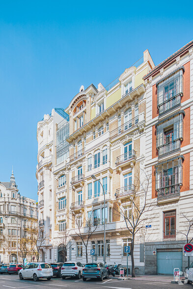 Calle Montalbán, 7, Madrid, Madrid en alquiler - Foto del edificio - Imagen 3 de 17