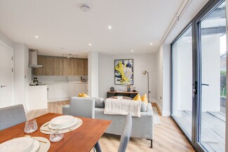 Más detalles de Pegs Ln, Hertford - Local en alquiler