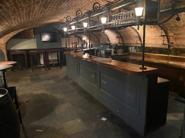 2 Suffolk Ln, London en alquiler - Foto del edificio - Imagen 2 de 3