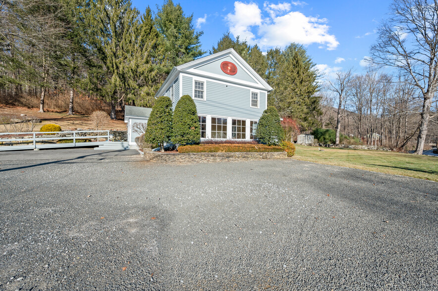 262 New Milford Tpke, New Preston Marble Dale, CT en venta - Foto del edificio - Imagen 3 de 40