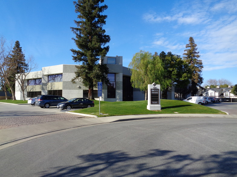 5329 Office Center Ct, Bakersfield, CA en venta - Foto del edificio - Imagen 2 de 22