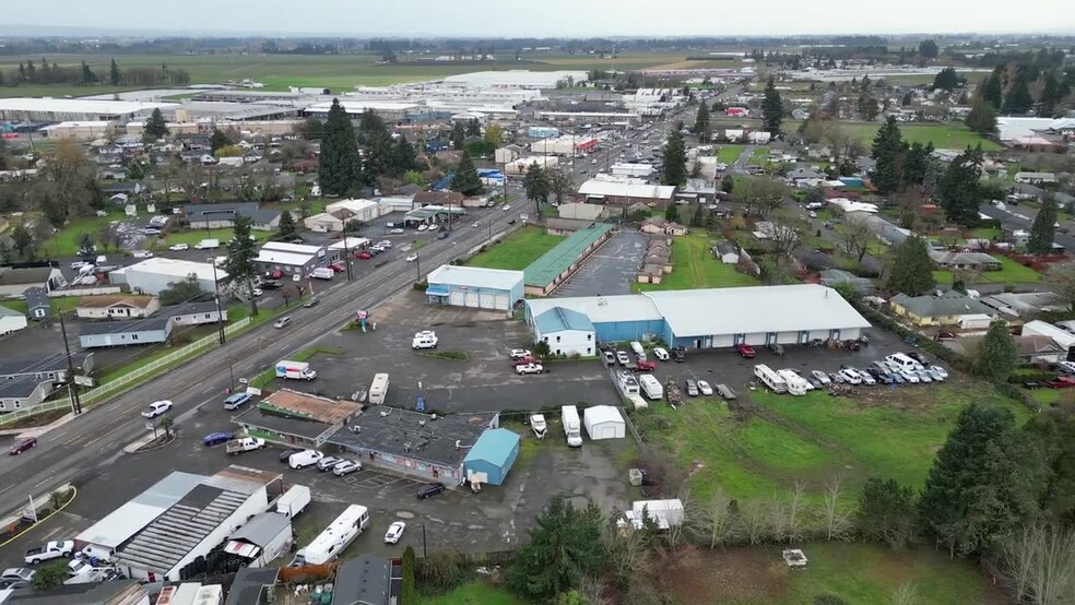 555 N Pacific Hwy, Woodburn, OR en venta - Vídeo de anuncio comercial - Imagen 2 de 82