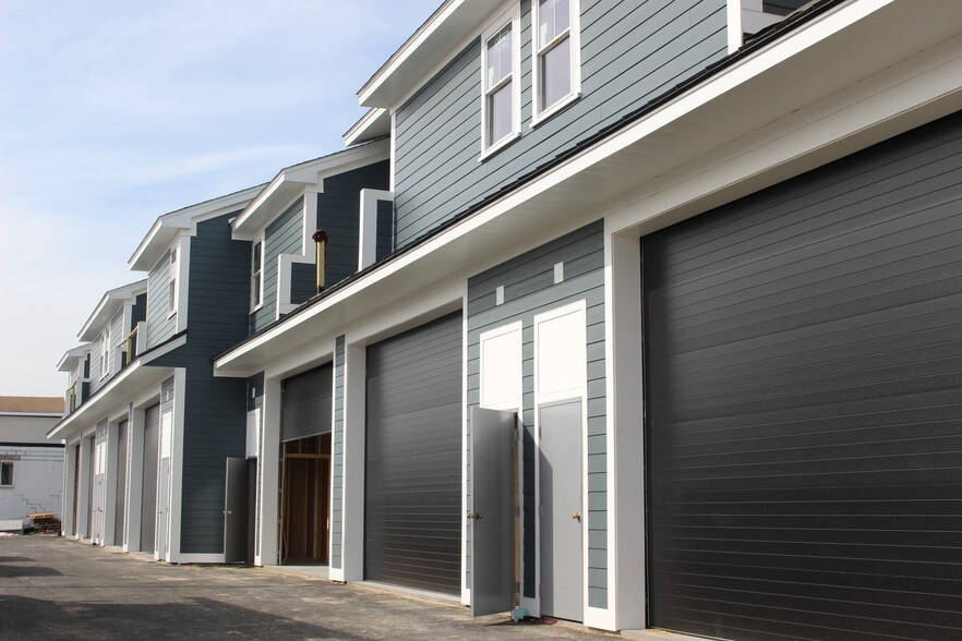 42 Felton St, Waltham, MA en venta - Foto del edificio - Imagen 2 de 29