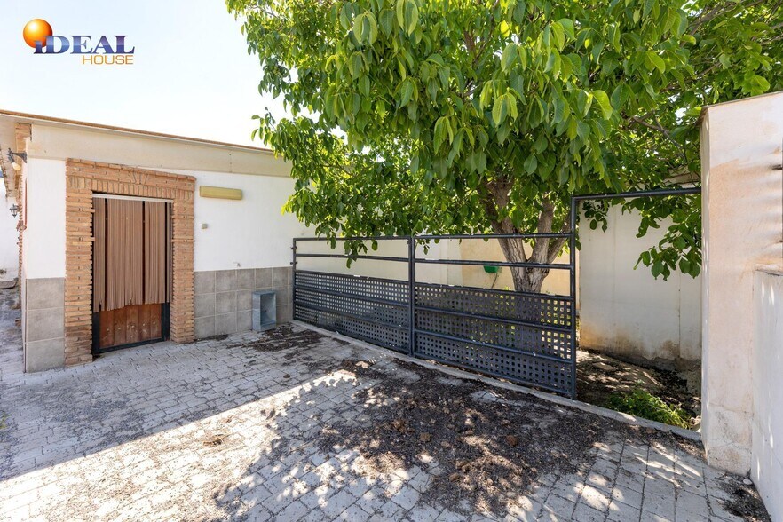 Terreno en Cúllar Vega, Granada en venta - Foto del edificio - Imagen 1 de 16