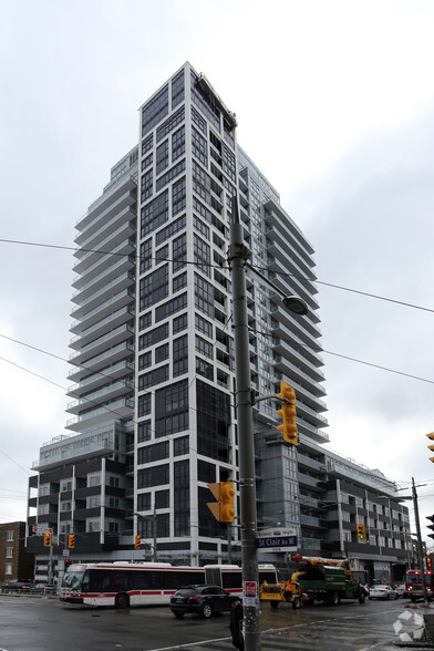 501 St. Clair Ave W, Toronto, ON en alquiler - Foto del edificio - Imagen 2 de 2