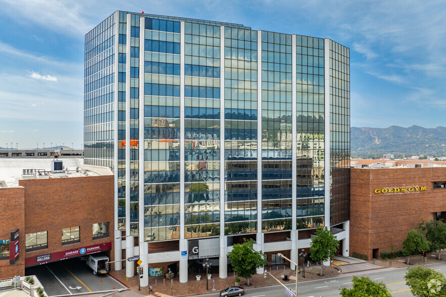 100 W Broadway, Glendale, CA en alquiler - Foto del edificio - Imagen 1 de 7