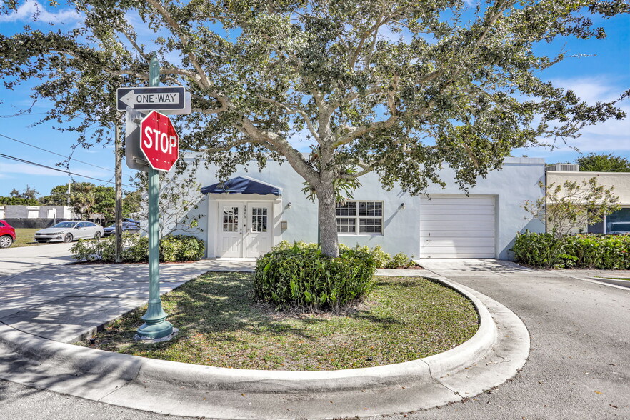 3496 NE 12th Ter, Oakland Park, FL en venta - Foto del edificio - Imagen 1 de 51