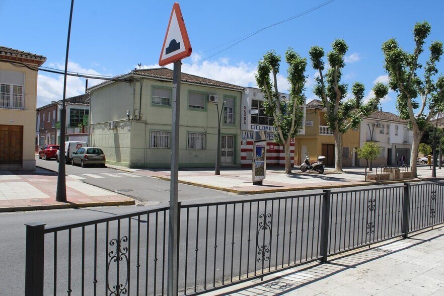 Calle Ruperto Chapi, 1, Santa Fe, Granada en venta - Foto del edificio - Imagen 3 de 23