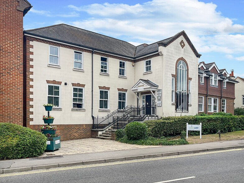 Dogflud Way, Farnham en alquiler - Foto del edificio - Imagen 1 de 8