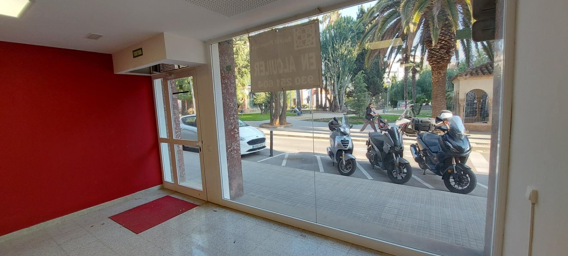 Local en Esplugues de Llobregat, Barcelona en alquiler Foto del interior- Imagen 1 de 2