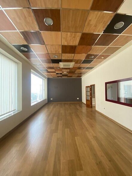 Nave en SEVILLA en alquiler - Foto del edificio - Imagen 3 de 8