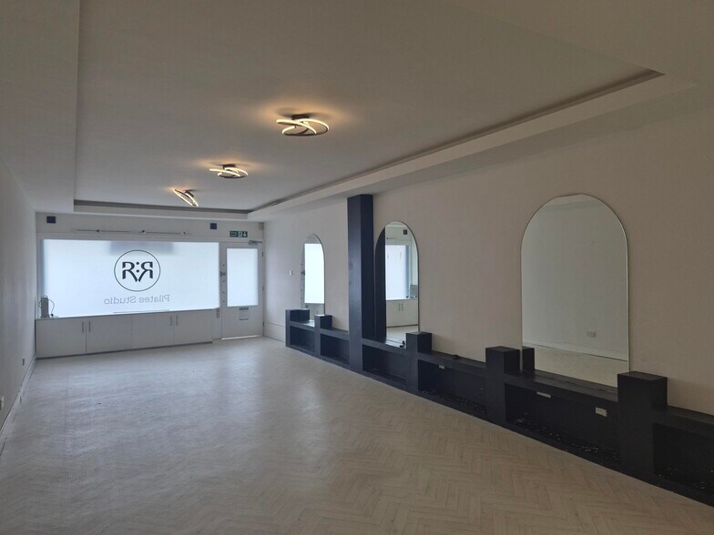 9 Tree View Ct, Liverpool en alquiler - Foto del edificio - Imagen 3 de 9