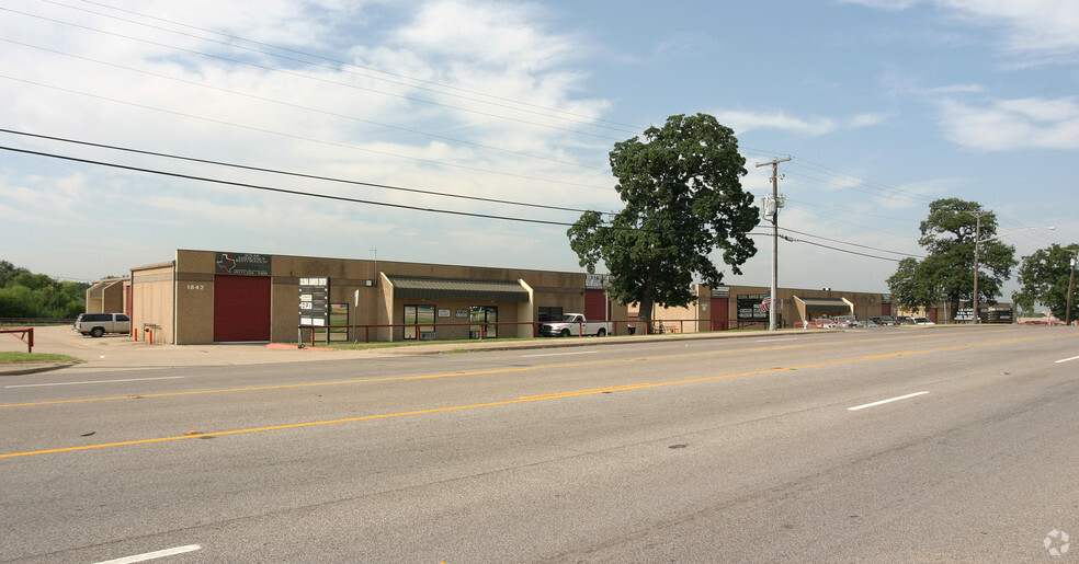 1846 W Division St, Arlington, TX en alquiler - Foto del edificio - Imagen 2 de 7