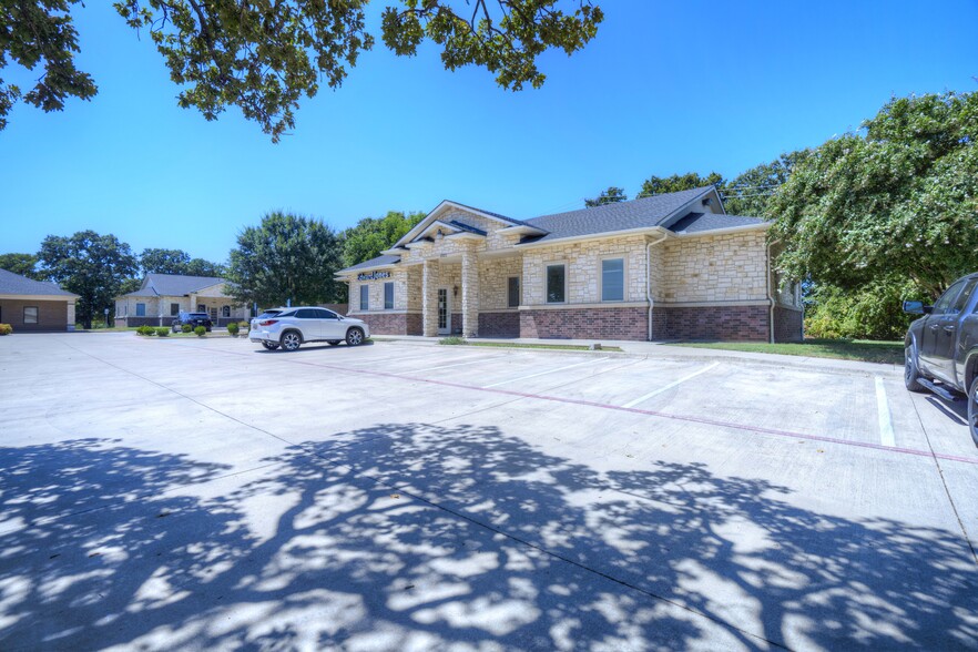 1821 Precinct Line Rd, Hurst, TX en alquiler - Foto del edificio - Imagen 3 de 39