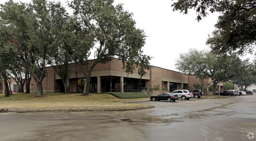 13003 Southwest Fwy, Stafford, TX en alquiler - Foto del edificio - Imagen 3 de 4