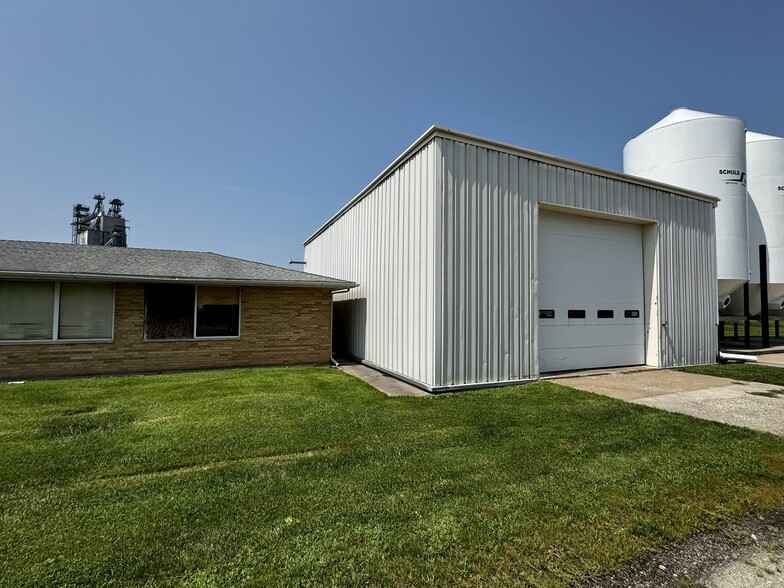 145 S Washington St, Bushnell, IL en venta - Foto del edificio - Imagen 2 de 25