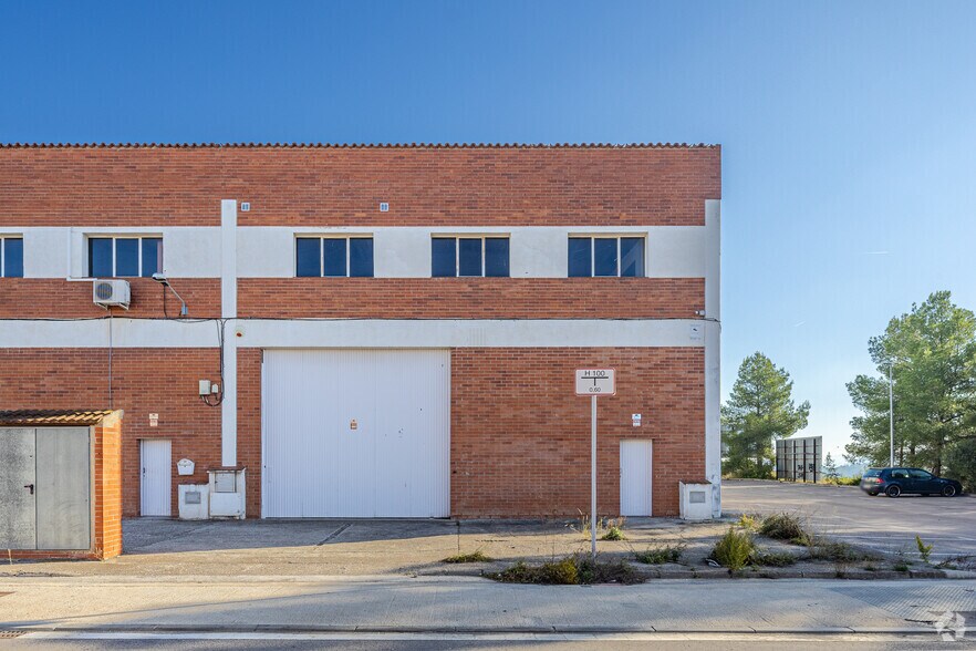 16 Carrer Marie Curie, Sant Esteve Sesrovires, Barcelona en venta - Foto del edificio - Imagen 2 de 4