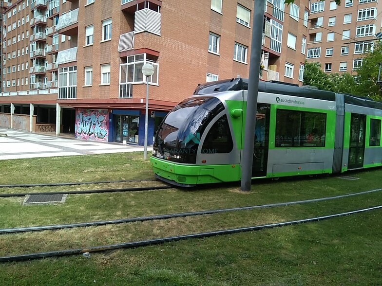 Local en GASTEIZ, Álava en venta - Foto del edificio - Imagen 2 de 5