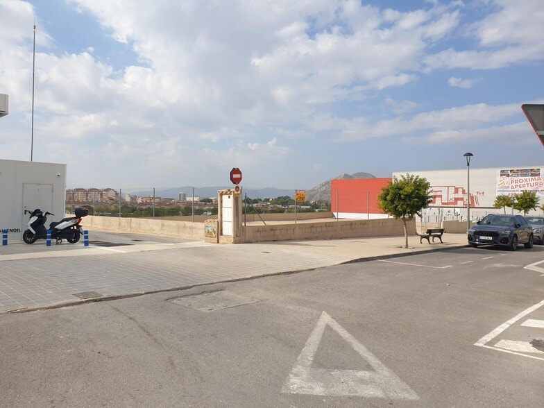 Terreno en Petrer, Alicante en venta - Foto del edificio - Imagen 3 de 11