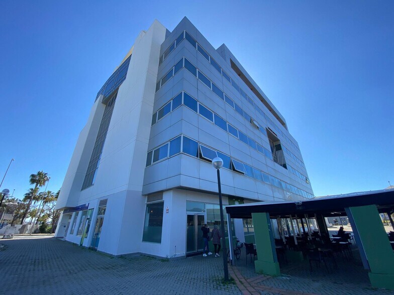 Local en Cádiz en venta - Foto del edificio - Imagen 3 de 32