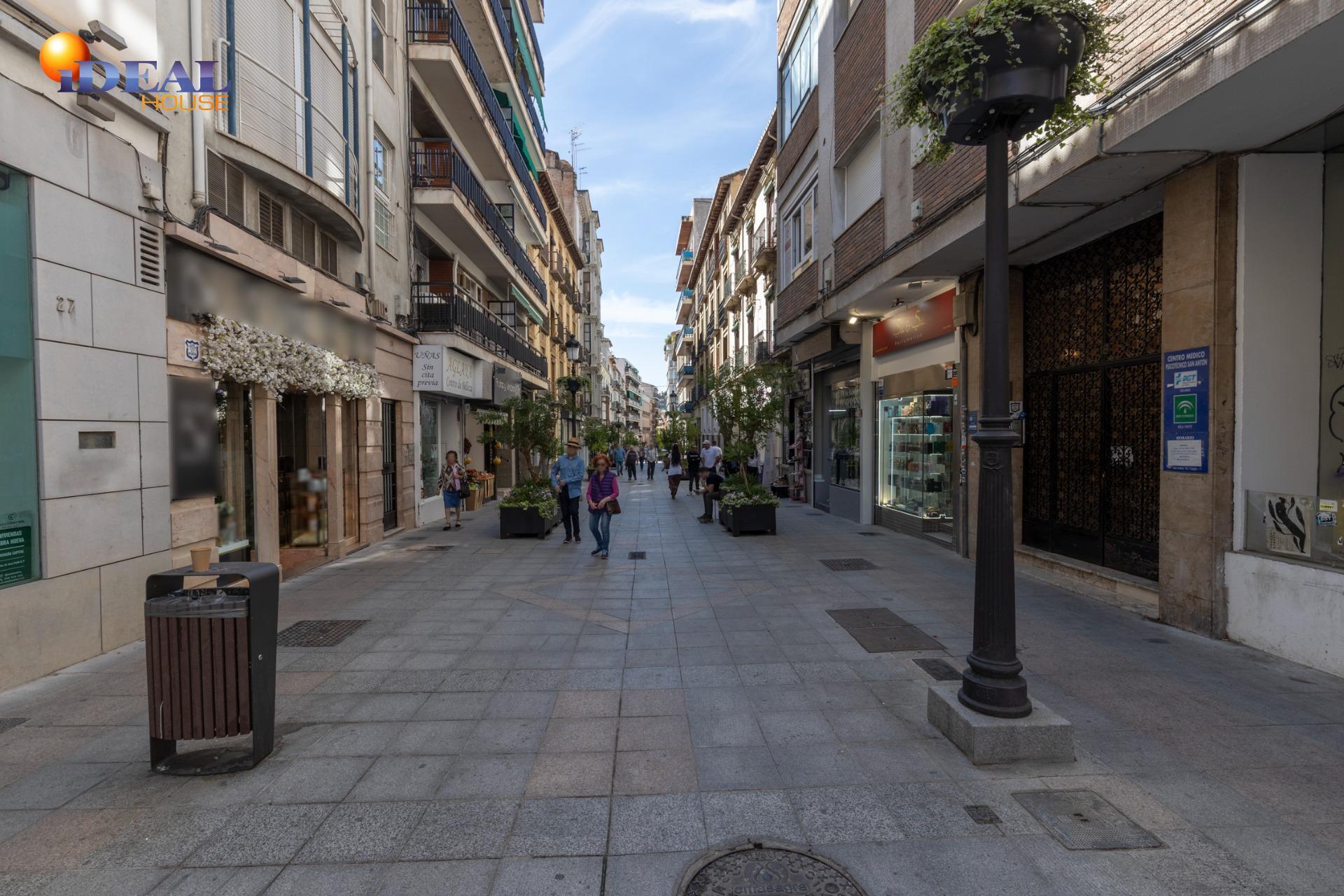 Local en Granada en venta Foto del edificio- Imagen 1 de 18