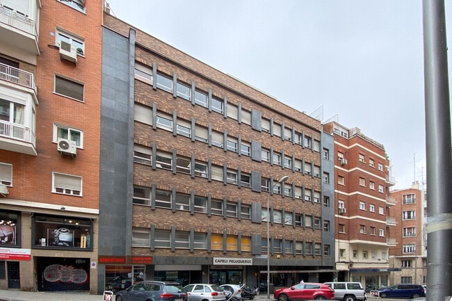 Más detalles de Calle Aviador Zorita, 13, Madrid - Oficina en alquiler