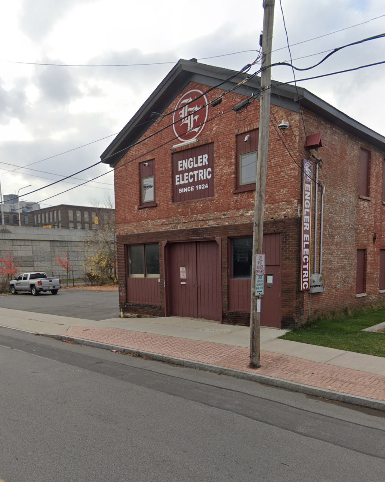 609 Columbia St, Utica, NY en alquiler Foto del edificio- Imagen 1 de 15