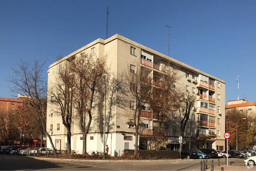 Calle Ginebra, 8, Móstoles, Madrid en venta - Foto del edificio - Imagen 1 de 2