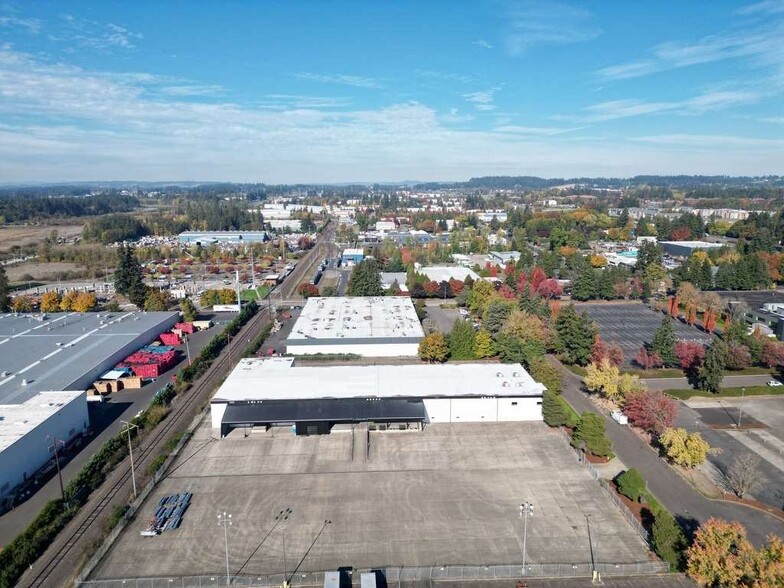 29125 SW Casting St, Wilsonville, OR en alquiler - Foto del edificio - Imagen 2 de 6