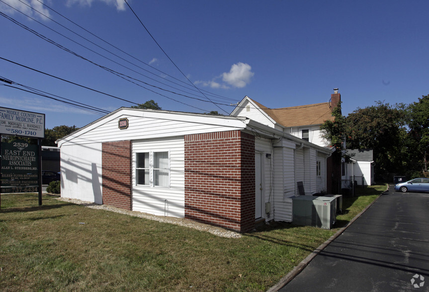 2539 Middle Country Rd, Centereach, NY en venta - Foto del edificio - Imagen 2 de 55