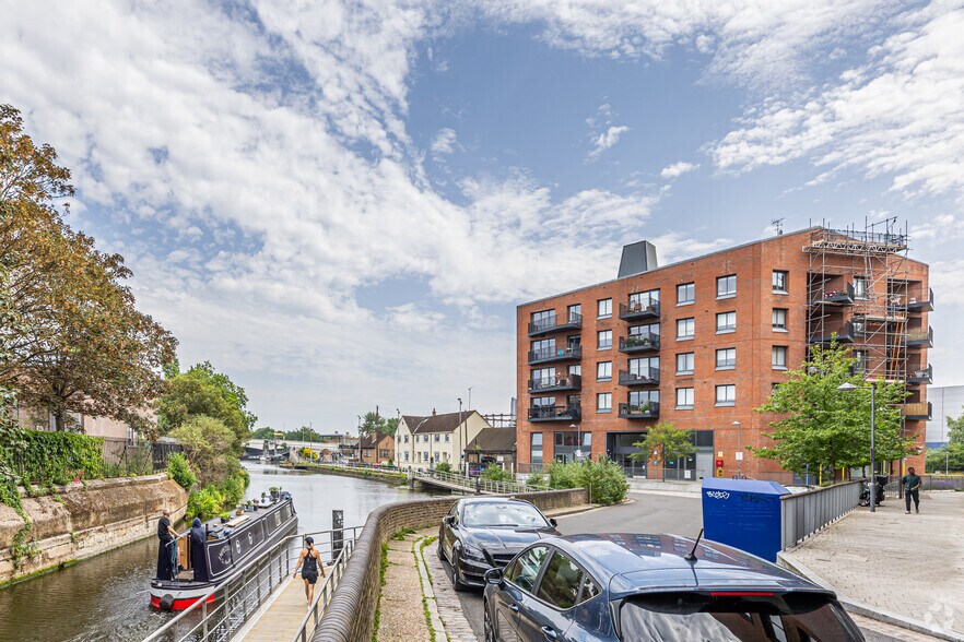 18 Gillender St, London en venta - Foto del edificio - Imagen 2 de 6