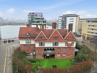 Más detalles de Gallions Rd, London - Local en venta