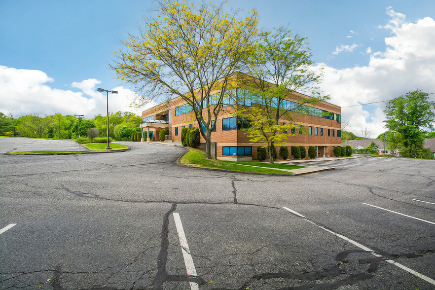 60 Old New Milford Rd, Brookfield, CT en alquiler - Foto del edificio - Imagen 2 de 7