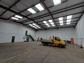 120-122 Camford Way, Luton en alquiler Foto del interior- Imagen 2 de 3