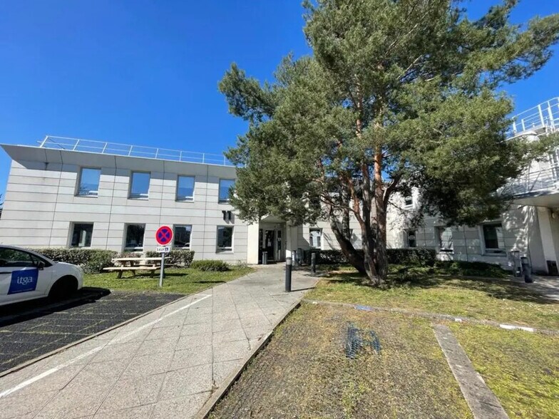 11 Rue Pascal, Bron en alquiler - Foto del edificio - Imagen 2 de 9