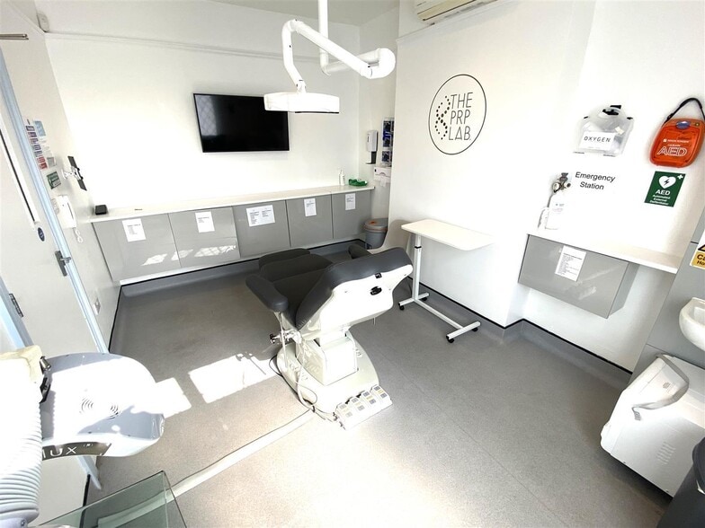 113 High Rd, Loughton en alquiler - Foto del edificio - Imagen 3 de 12