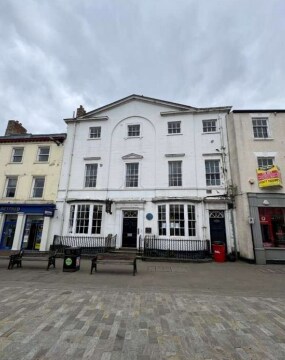 5-7 Market Pl, Pontefract en alquiler Foto principal- Imagen 1 de 2