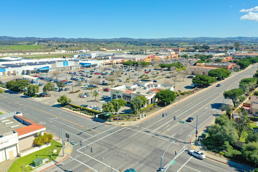 721 W Central Ave, Lompoc, CA en venta - Vista aérea - Imagen 3 de 12