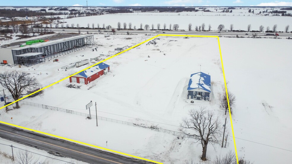 21899 Old Highway 2, Bainsville, ON en venta - Foto principal - Imagen 1 de 27