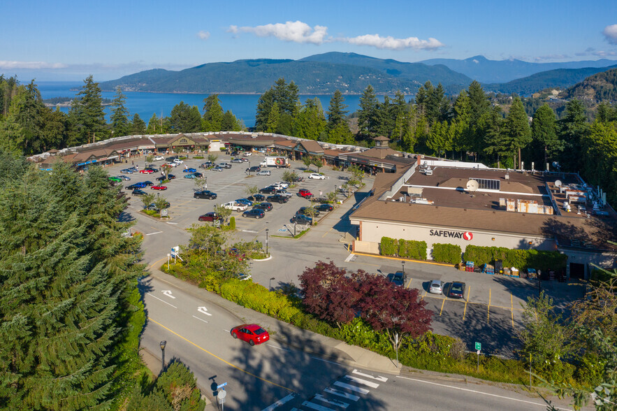 5303-5385 Headland Dr, West Vancouver, BC en alquiler - Foto principal - Imagen 1 de 3