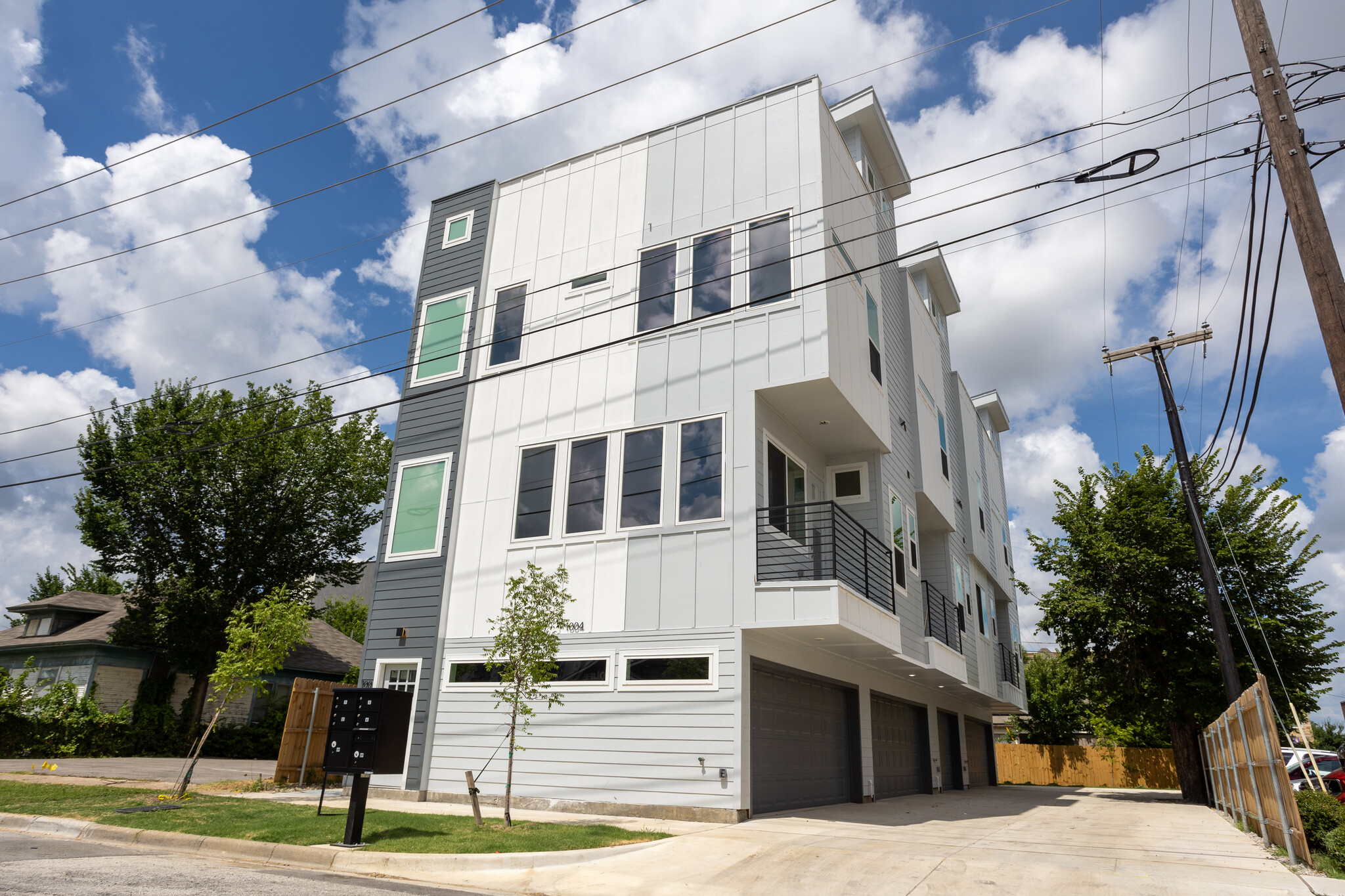 1004 Travis ave, Fort Worth, TX en venta Foto del edificio- Imagen 1 de 50