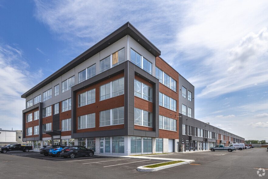 4700-4702 Rue Louis-B.-Mayer, Laval, QC en venta - Foto principal - Imagen 1 de 4