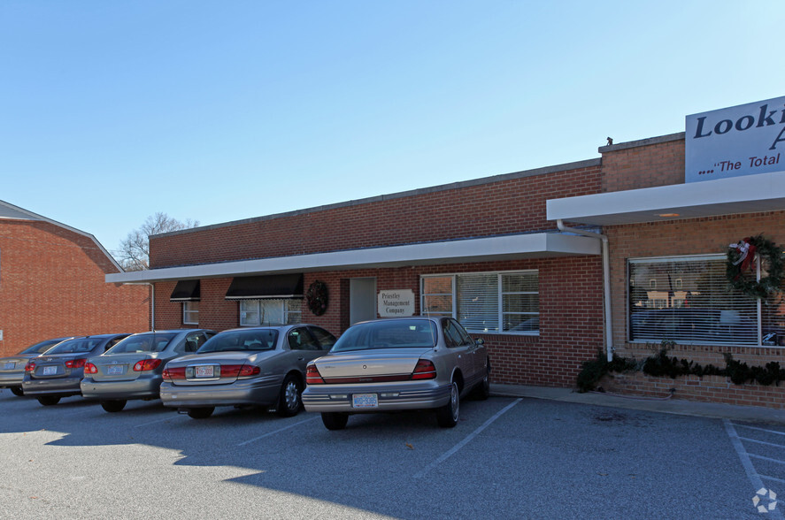 1842 Banking St, Greensboro, NC en alquiler - Foto del edificio - Imagen 3 de 4