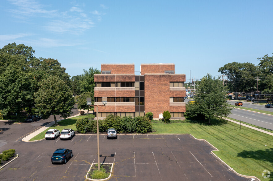 1909 Route 70 E, Cherry Hill, NJ en alquiler - Foto del edificio - Imagen 3 de 7