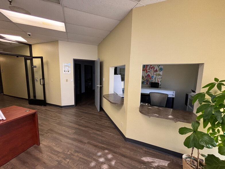 1405 Spruce St, Riverside, CA en venta - Lobby - Imagen 2 de 18