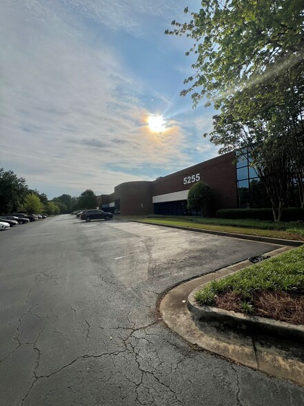 5255 Snapfinger Park Dr, Lithonia, GA en alquiler - Foto del edificio - Imagen 2 de 8